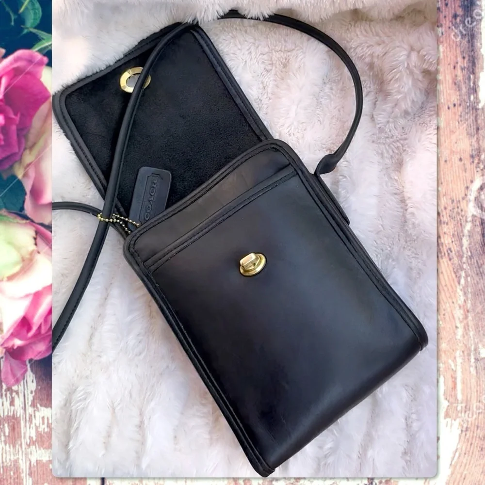 VINTAGE COACH BLACK SCOOTER SIDEPACK CROSSBODY BAG